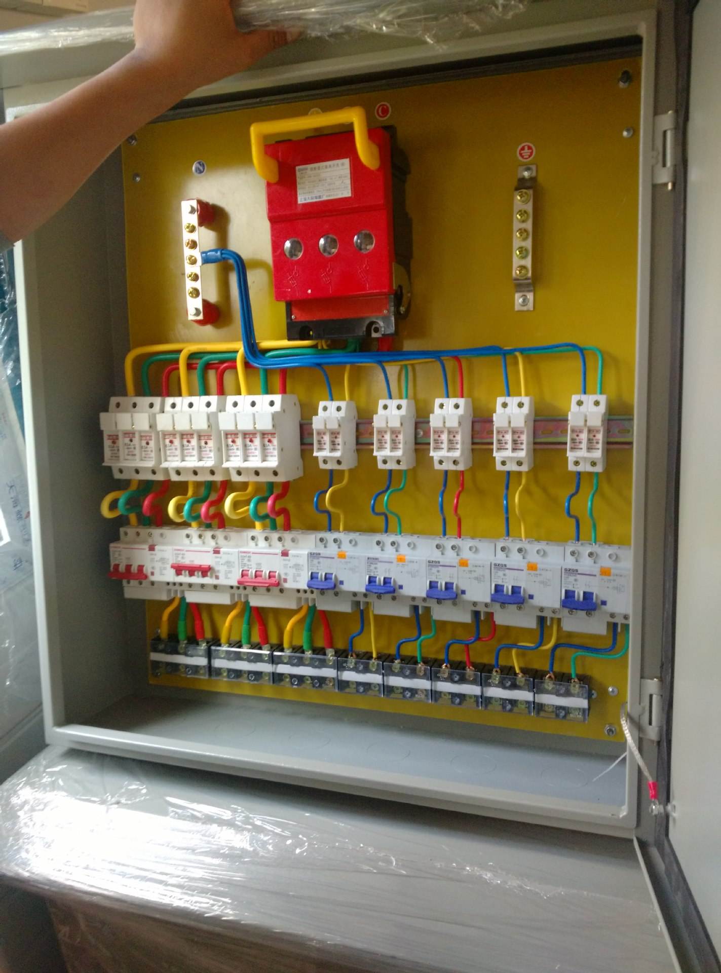 三級(jí)配電箱的作用